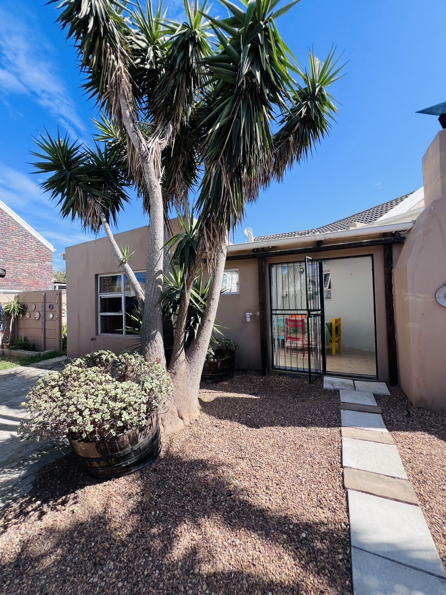 3 Bedroom Property for Sale in Pine Acres Western Cape